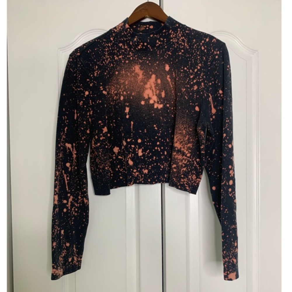 🌷Custom Bleached Turtleneck🌷